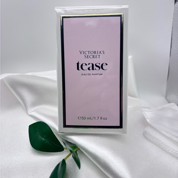 NWT Victoria’s Secret Tease 1.7oz - Picture 1 of 4